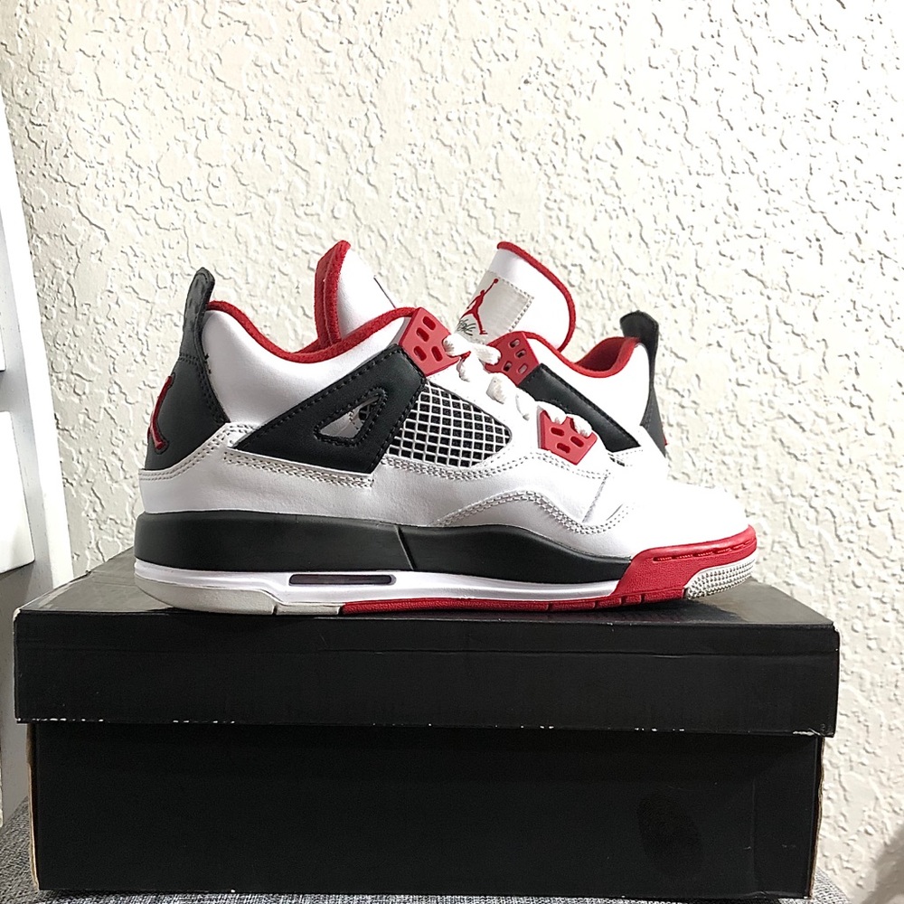 Air Jordan 4 Retro GS 'Fire Red' (2012) Size:5y - Picture 3 of 5
